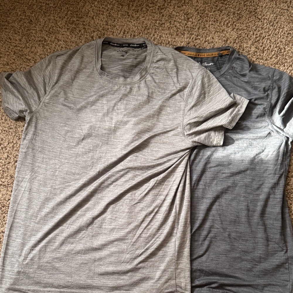 Eddie Bauer Men's Light Gray and Charcoal Heather Crewneck Tee
